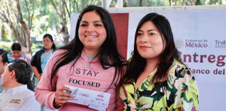 Secretaría del Trabajo entrega Tarjetas del Bienestar a jóvenes aprendices como parte del Plan Michoacán por la Paz y la Justicia
