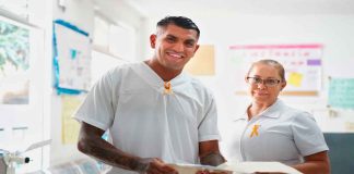 Gobierno de Michoacán paga nómina a 2,829 trabajadores del IMSS-Bienestar