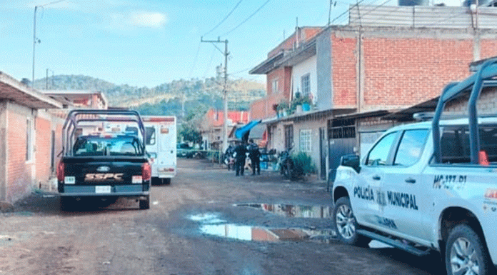 Asesinan a dos hombres dentro de una vivienda en la colonia El Planetario, en Uruapan