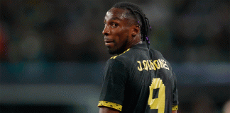 Quiñones pisa fuerte en Arabia y acecha el récord goleador de Cristiano