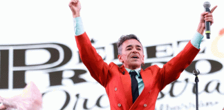 Rubén Albarrán llama “terrorista” a Trump durante concierto en el Zócalo