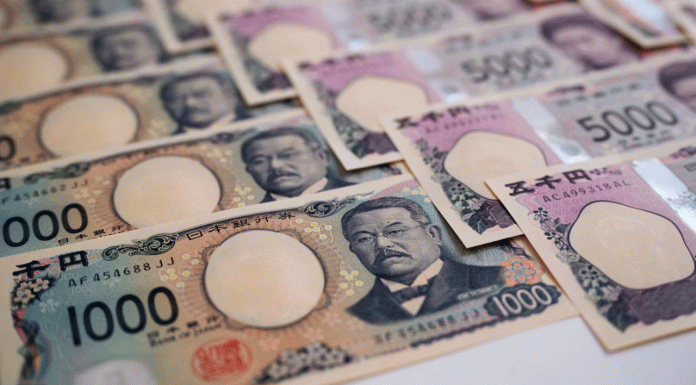 El yen rebota con fuerza y enciende alertas de una posible intervención