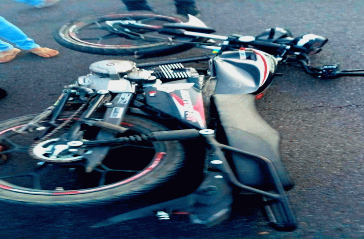 Otro accidente de “Mortalikos” en Apatzingán; hay un muerto y un herido grave