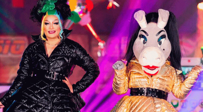 Momo reaparece con misteriosa botarga y desata teorías tras despedirse de Burrita Burrona