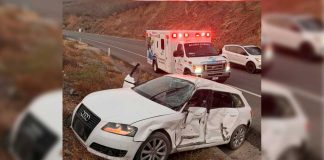 Vehículo sale de la autopista Siglo XXI; no hubo personas lesionadas