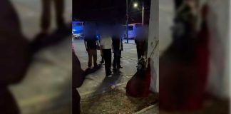 Presunto ladrón atrapado y amarrado a un poste en San Nicolas Obispo