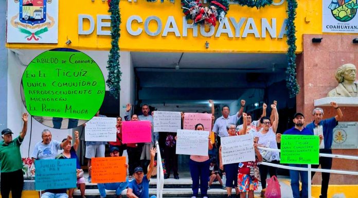 Habitantes del Ticuiz se manifiestan contra Ayuntamiento de Coahuayana por destrucción de obra