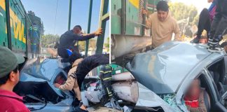 #VIDEOS #IMAGENES FUERTES Tren arrolla automóvil y conductor es rescatado con vida