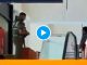 VIDEO // Hombre finge aparatosa caída en aeropuerto de Chile para evitar arresto