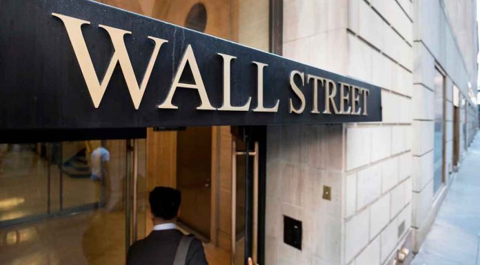 Tensiones entre EE.UU. y Europa golpean a las bolsas internacionales