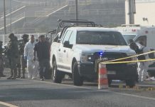 Incendio de negocios de ropa coincide con hallazgo de cuatro descuartizados en Cuitzeo