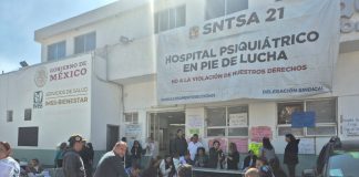 Paralizan sector salud en Michoacán por falta de pago a trabajadores