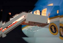 Air Force One retorna por problema eléctrico antes de viaje de Trump a Davos.