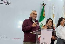 Michoacán primer estado en tener becas en todos los niveles educativos: Bedolla