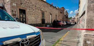 Hombre mu3r3 en el centro de Morelia