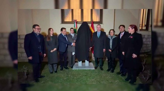 #VIDEO Instalan de manera permanente busto de José María Morelos y Pavón en la Residencia Oficial de México en España