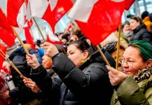 Primer ministro de Groenlandia llama a la población a estar preparada ante amenazas de Trump