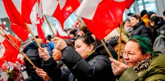 Primer ministro de Groenlandia llama a la población a estar preparada ante amenazas de Trump