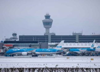 Tormenta de nieve colapsa el aeropuerto de Ámsterdam: cancelan más de 800 vuelos