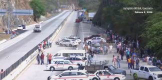 #VIDEO Bloqueo en la Autopista del Sol provoca afectaciones viales este lunes
