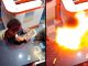 #VIDEO//Explosión de batería de celular queda registrada en video tras manipulación indebida