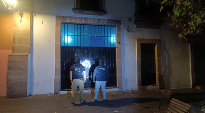 Ejecuta FGE cateo en el Centro de Morelia; asegura más de 270 dosis de metanfetamina