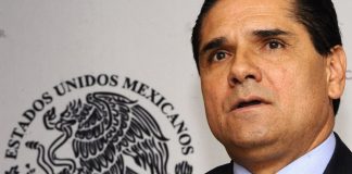 FGR solicita extradición de exfuncionarios ligados a presunto desvío por cuarteles en Michoacán