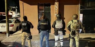 Aseguran droga y detiene a 8 presuntos narcomenudistas tras catear tres domicilios en Morelia