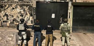 Asegura FGE más de mil dosis de metanfetamina y detiene a ocho personas en cateos en Morelia