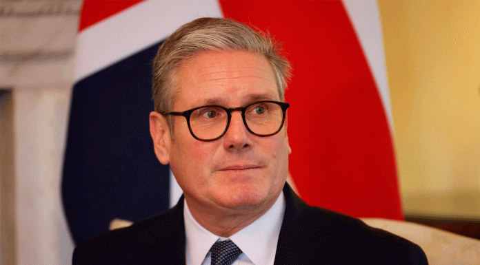 Reino Unido busca edad mínima y límites en redes sociales para menores