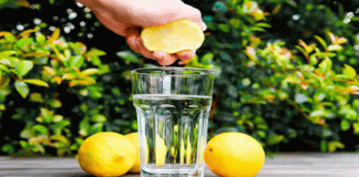 Jugo de limón en ayunas: el hábito matutino que potencia tu salud