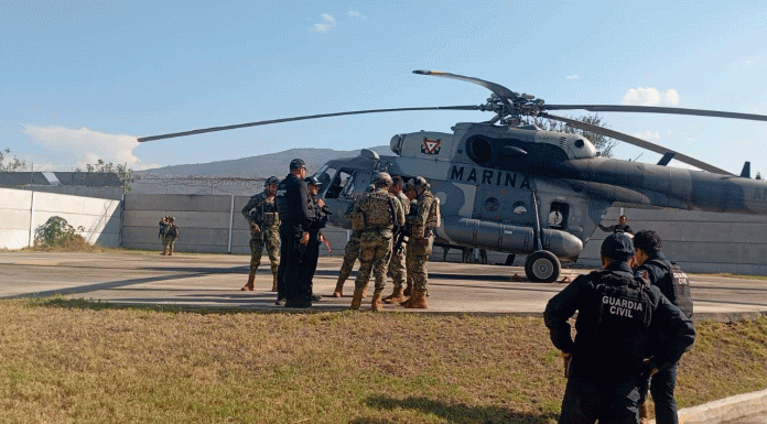 Se suman elementos especializados de Marina y helicóptero artillado al operativo en Jiquilpan