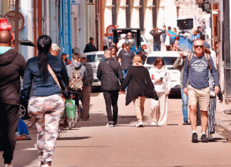 Crisis energética obliga a Cuba a cerrar hoteles y mover turistas en plena temporada alta