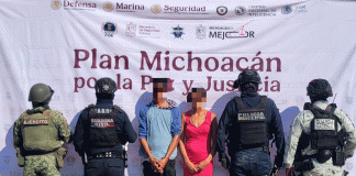 En Apatzingán asaltan con arma falsa un Oxxo y en minutos fueron detenidos