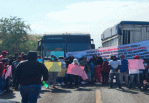 Crónica| Habitantes de La Ruana bloquean carretera en Buenavista; exigen presentación con vida de familiares desaparecidos