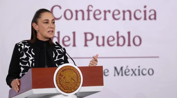 Sheinbaum niega información sobre drones en la frontera; Estados Unidos reabre espacio aéreo de El Paso