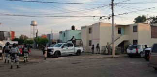 Con 4rm4s largas y cortas 4t4c4n vivienda del Infonavit Palo Alto, de Zamora