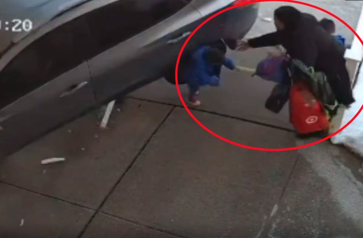 #VIDEO || Niños y su madre atropellados frente a preescolar en Freehold Township