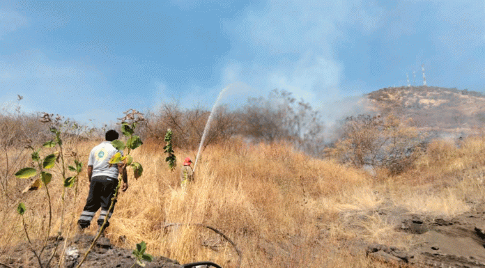 Controlan incendio en el cerro Húngaro tras 72 horas de labores