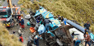 Tragedia en Bolivia: al menos 14 muertos y un herido tras el vuelco de un autobús