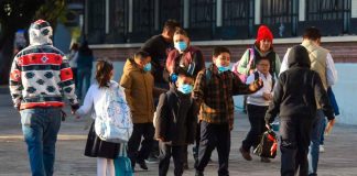 Edomex impone uso obligatorio de cubrebocas y filtros en escuelas para frenar el sarampión