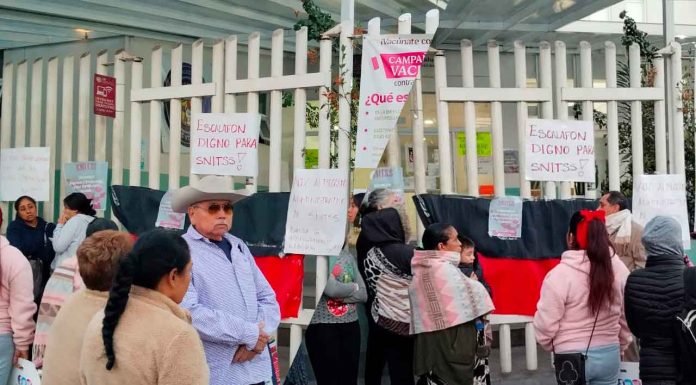 Paralizan servicios de salud en la región Uruapan por huelga sindical