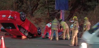 Se registra volcadura automovilística en el Libramiento Sur de Morelia; hay un herido