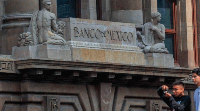 Banxico baja tasa a 6.75% pese a inflación y guerra global
