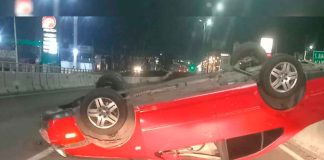 Vuelca auto en puente de la avenida Madero Poniente de Morelia