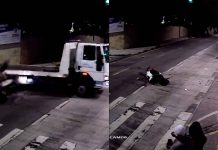 VIDEO FUERTE | Motociclista sale volando tras brutal choque contra un camión