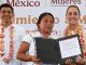 En Oaxaca, la presidenta Claudia Sheinbaum reconoce traductoras y presenta la cartilla de derechos de las mujeres traducida a 67 lenguas indígenas
