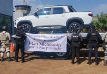 Recuperan en Uruapan camioneta con reporte de robo; estaba abandonada en la colonia Riyitos