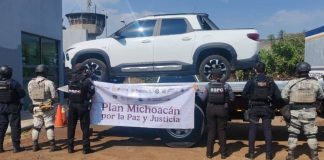 Recuperan en Uruapan camioneta con reporte de robo; estaba abandonada en la colonia Riyitos