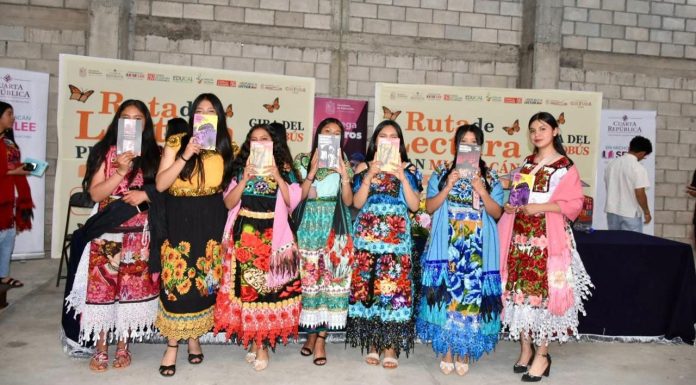 Inicia Cuarta República presentaciones de libros en Ruta de Lectura del Plan Michoacán